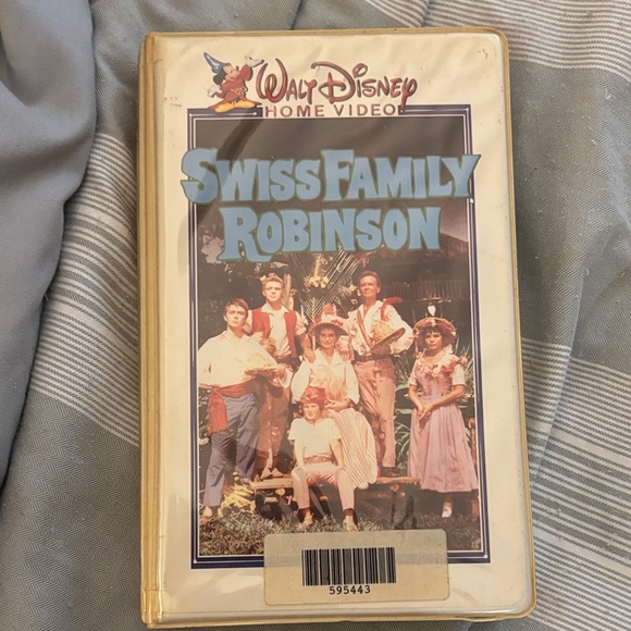 Walt Disney Swiss Family Robinson VHS - Picture 1 of 2